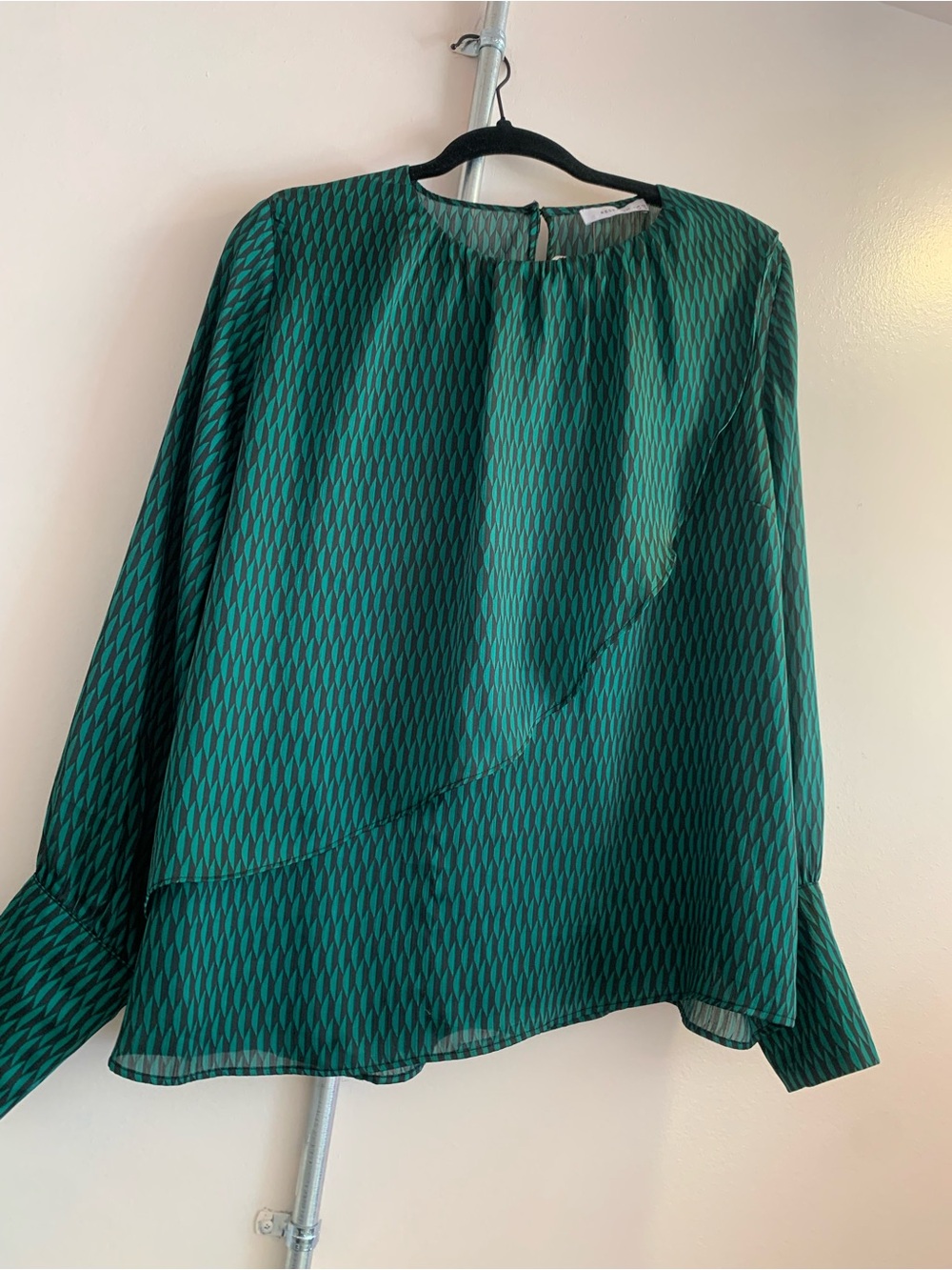 Reserved Emerald Green Geometric Long-Sleeve Blouse